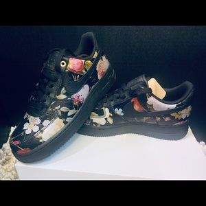 Nike Woman’s Air Force 1 ‘07 LXX size 7.5